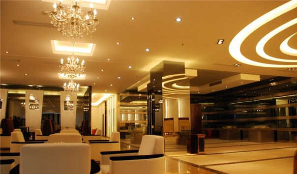 廣安酒店大廳柱子如何裝飾？SMY溫泉酒店裝飾設(shè)計